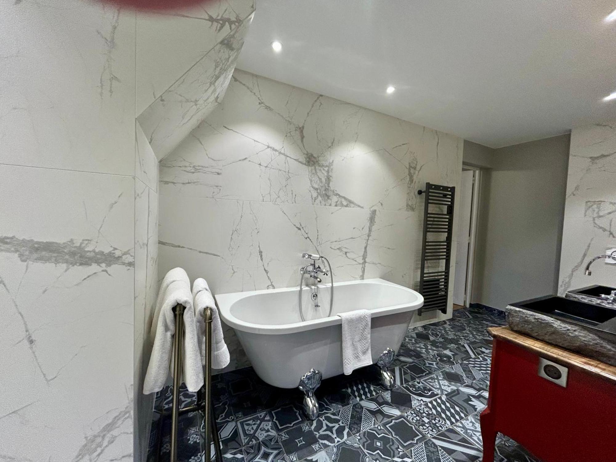Chateau De La Rive - Suite Prestige - Chambre 2 Personnes Cruet エクステリア 写真