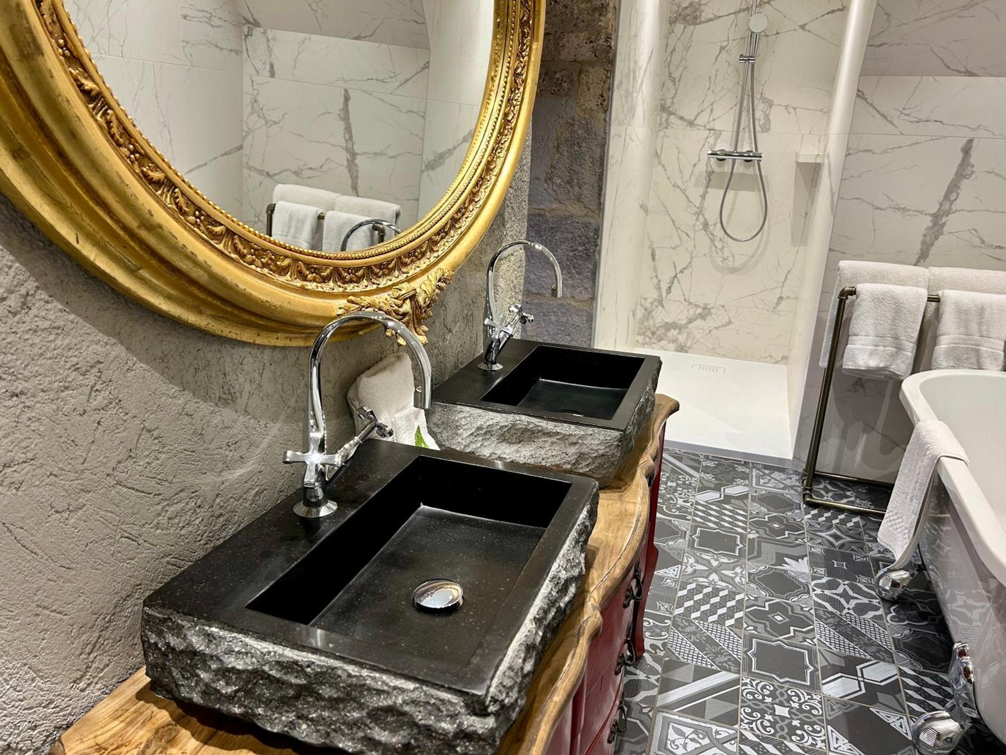 Chateau De La Rive - Suite Prestige - Chambre 2 Personnes Cruet エクステリア 写真